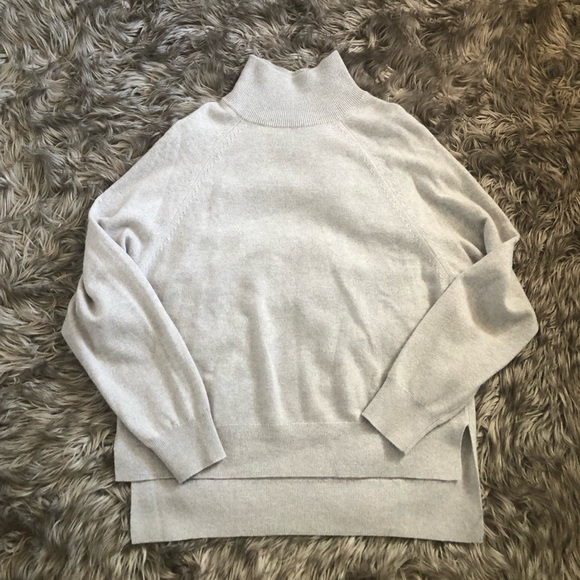 Saks Fifth Avenue 100% cashmere sweater - Picture 2 of 9